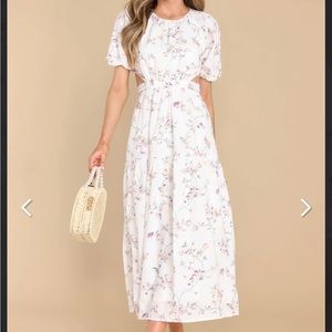 Daytime Ventures Ivory Floral Print Maxi Dress
MEDIUM / Ivory